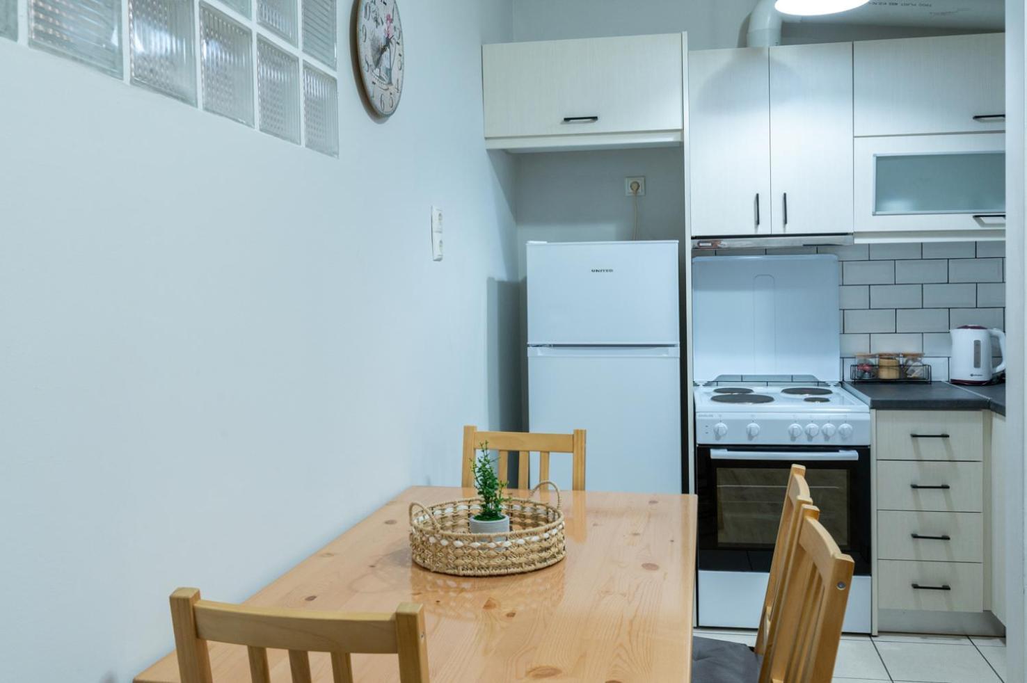 Entire Apt, 2 Bdrm, City Center Athens Ngoại thất bức ảnh