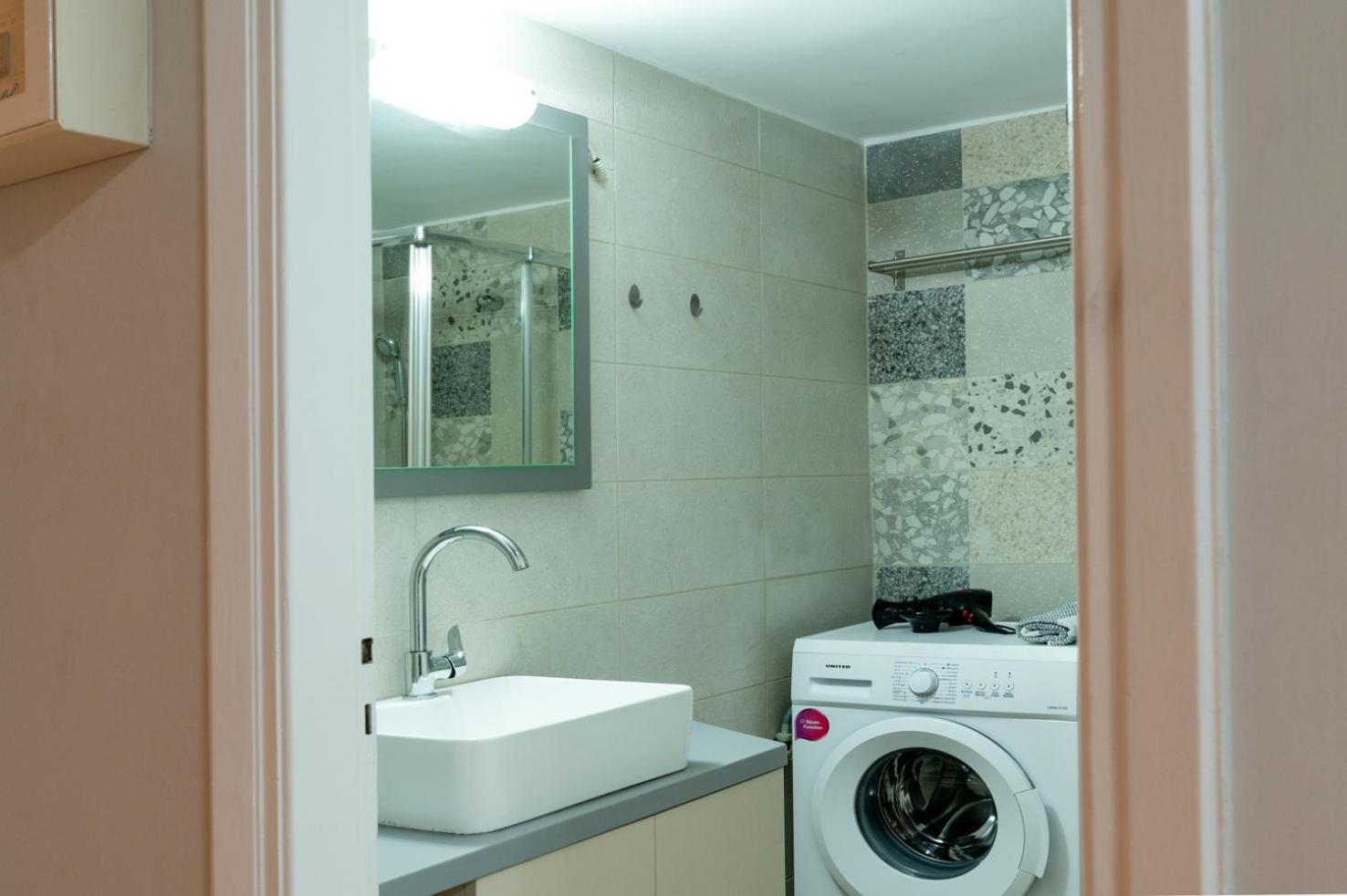 Entire Apt, 2 Bdrm, City Center Athens Ngoại thất bức ảnh